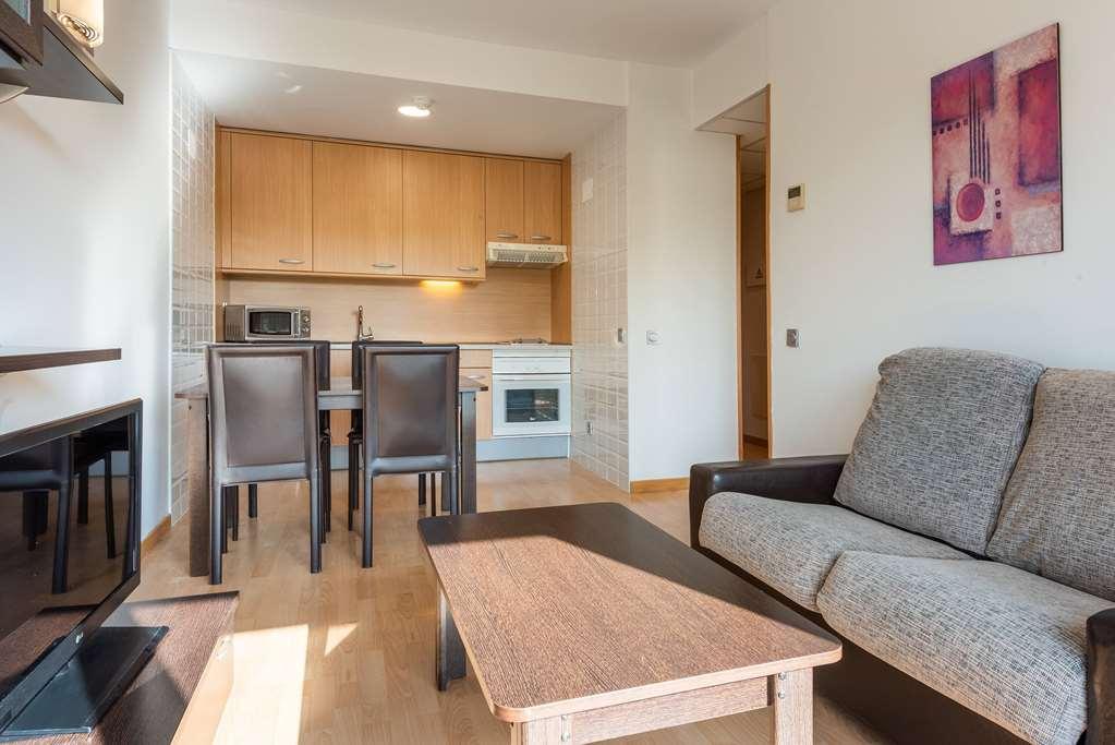 Madrid Airport Suites, Affiliated By Melia 客房 照片