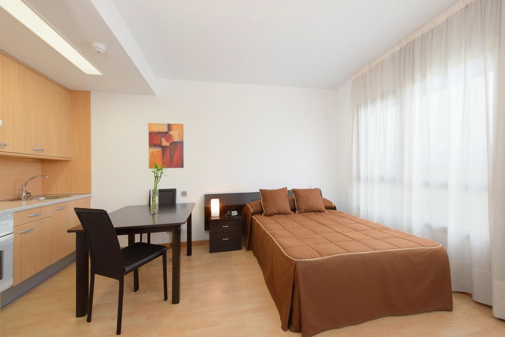 Madrid Airport Suites, Affiliated By Melia 外观 照片