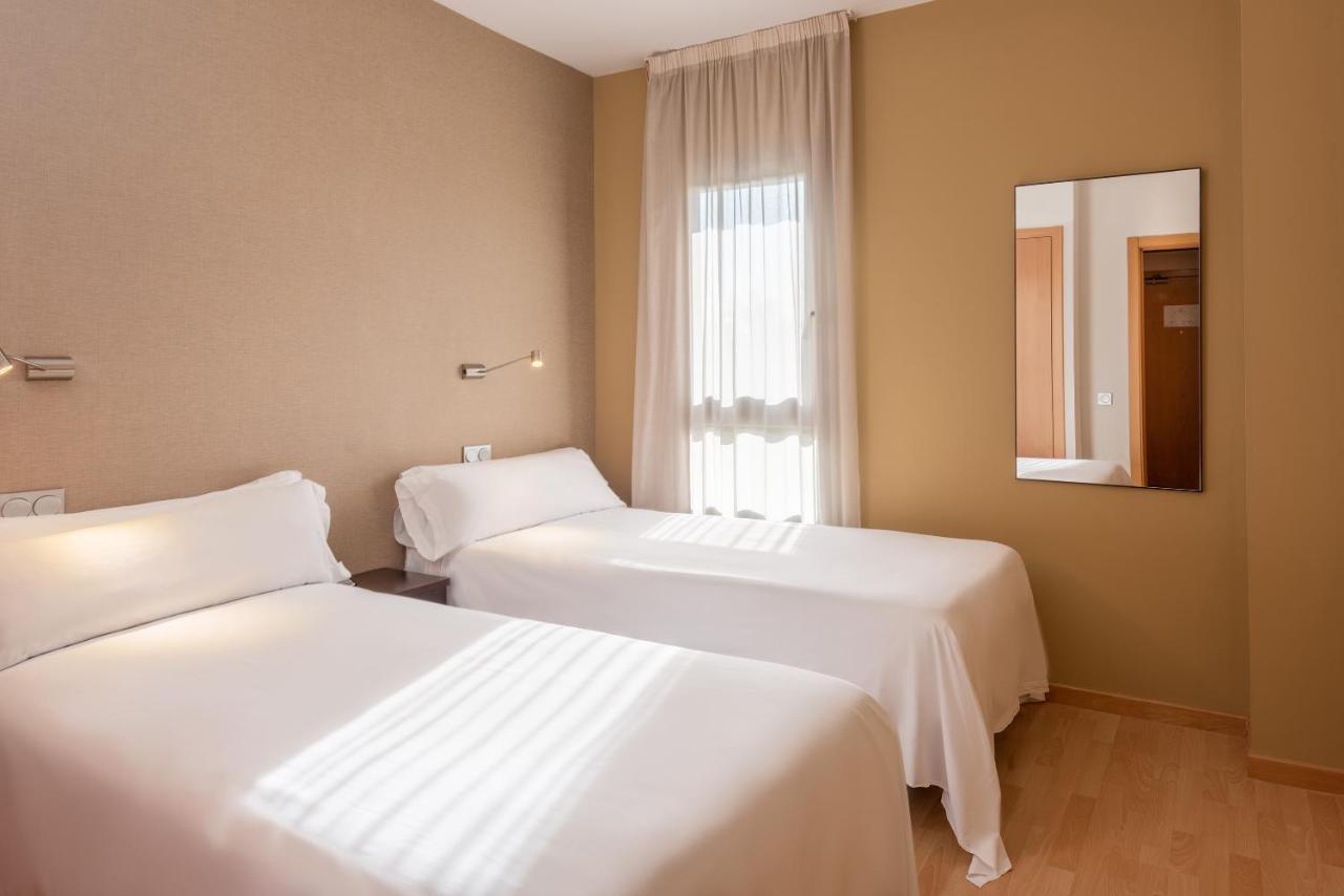 Madrid Airport Suites, Affiliated By Melia 外观 照片