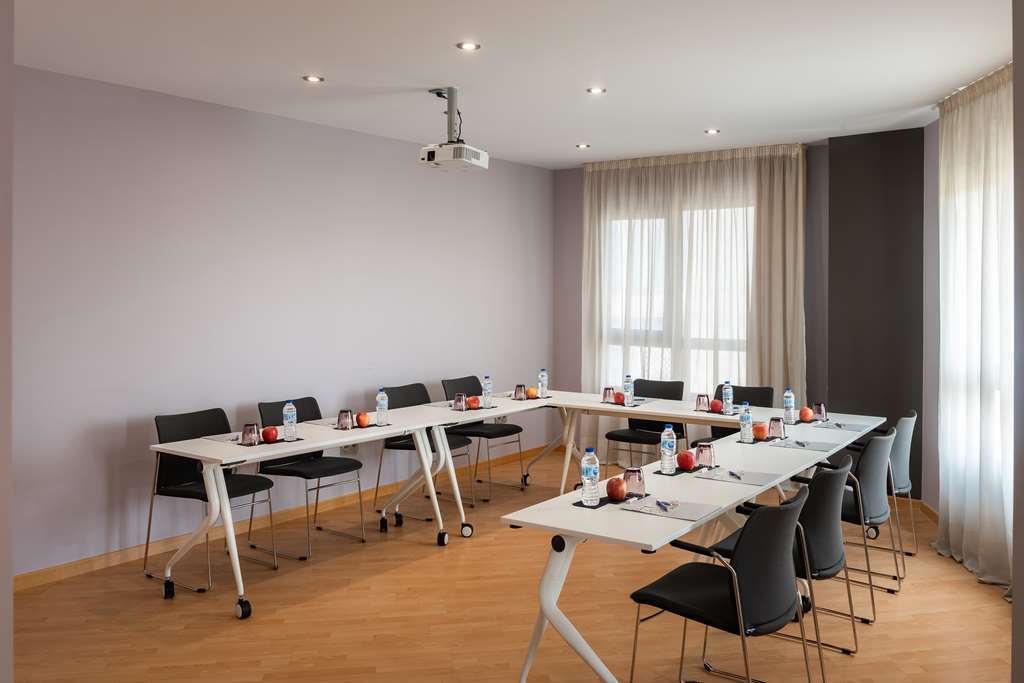 Madrid Airport Suites, Affiliated By Melia 设施 照片